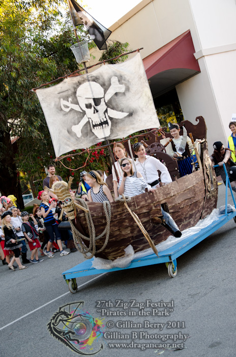 2011 Pirate Ship Kalamunda leaves centro Car Park heading for Stirk Park