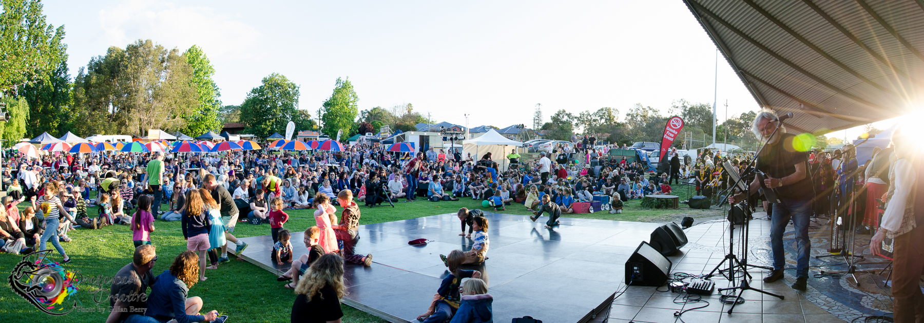 Black Chooks on Stage for the 2015 Zig Zag Festival Finale