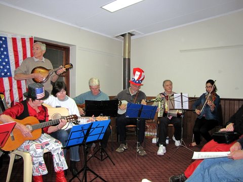 Black Chook Chutney at Hills Folk Club 3 July 2009  p1