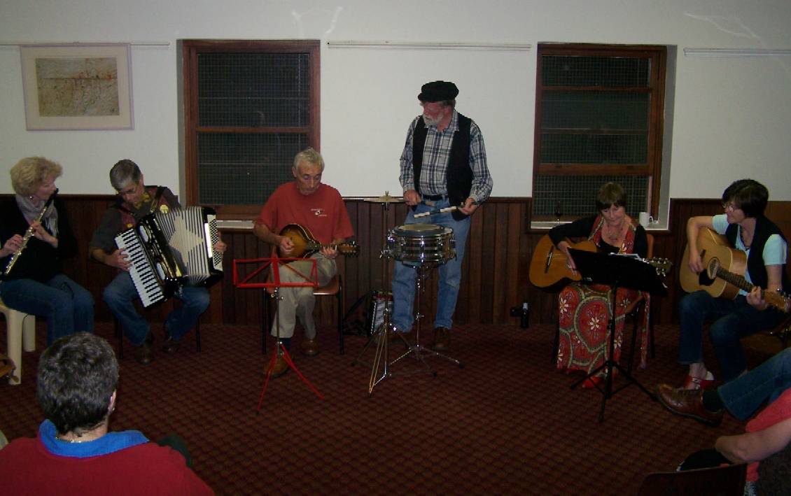 Black Chook Chutney play the Hills Folk Club 5 Dec 2008
